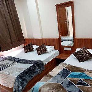 Hotel Barsana Palace, Near Mahakal Temple- 200 Meter